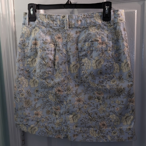 LOFT Light Blue Floral Mini Skirt - Picture 3 of 8